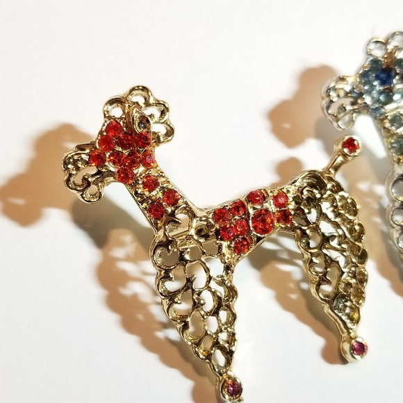 Two vintage poodle pins rhinestone dog brooch - Picture 5 of 7